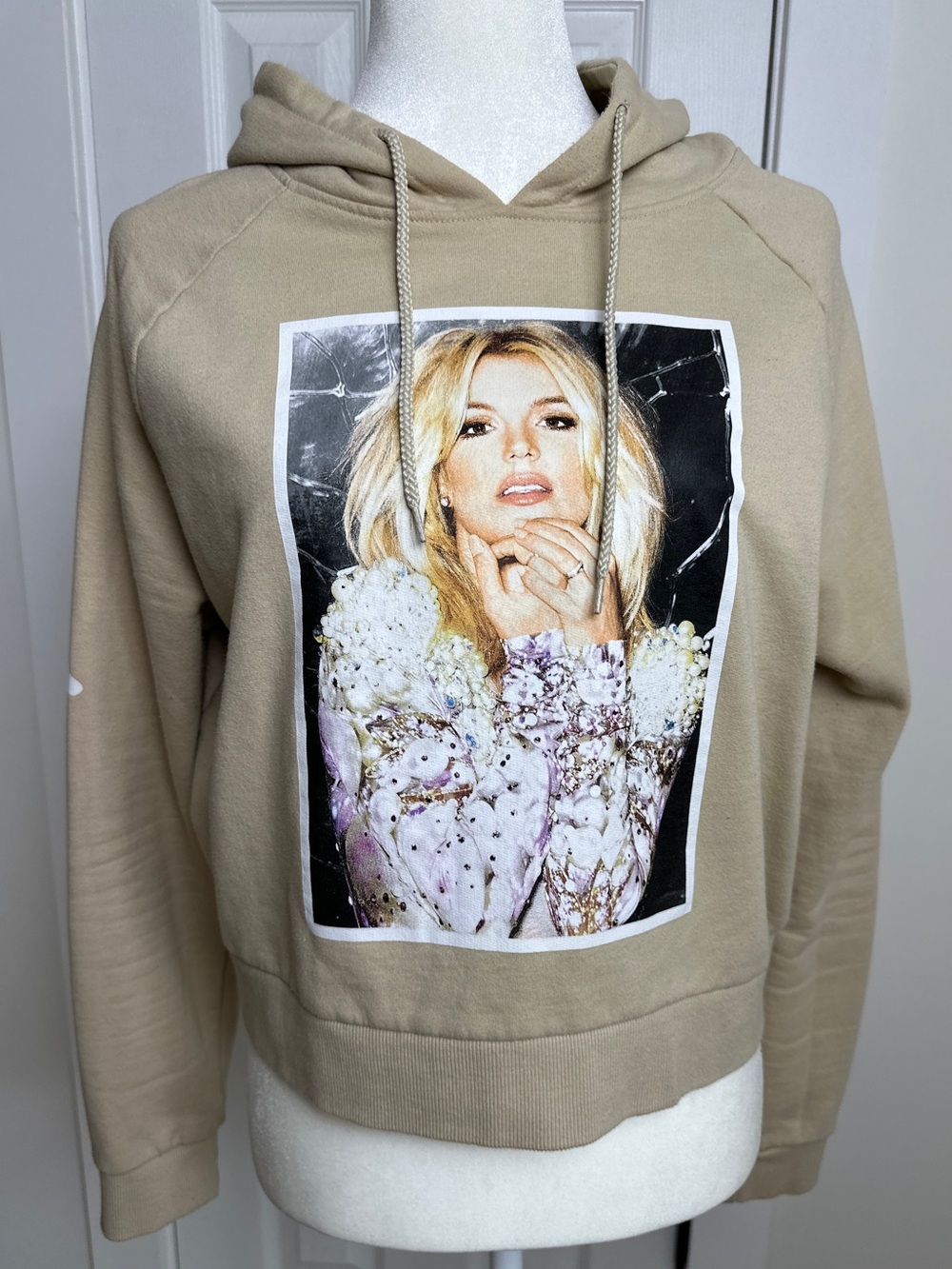 Britney Spears Collection Tan Cropped Photo Graphic Hoodie Sweatshirt Large